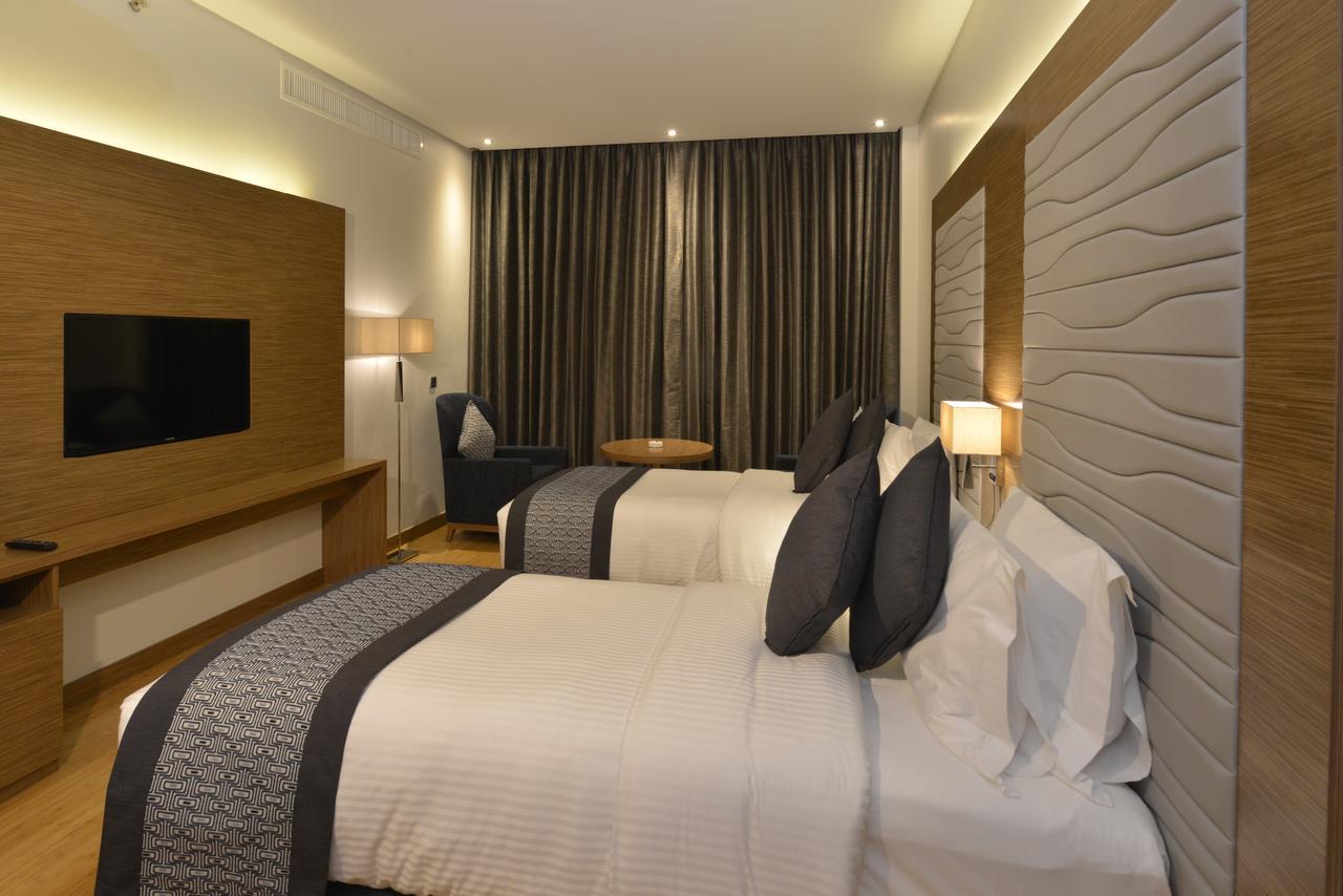 Ramada By Wyndham Manama City Centre Exterior foto