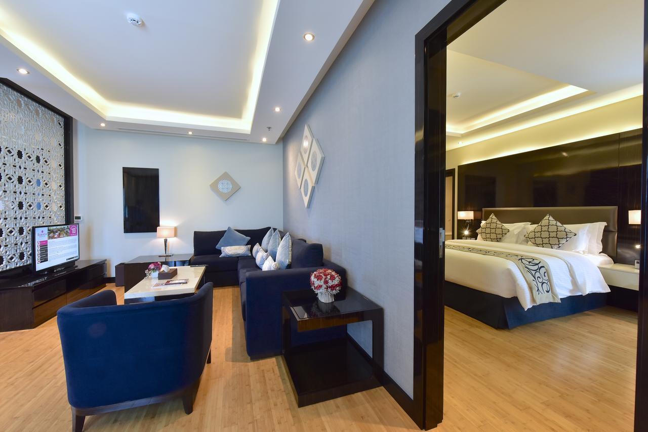Ramada By Wyndham Manama City Centre Exterior foto